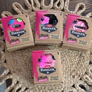 BRAND NEW IN BOX Zuru Fuggler Baby Pinkles Keyring - Pink Plush